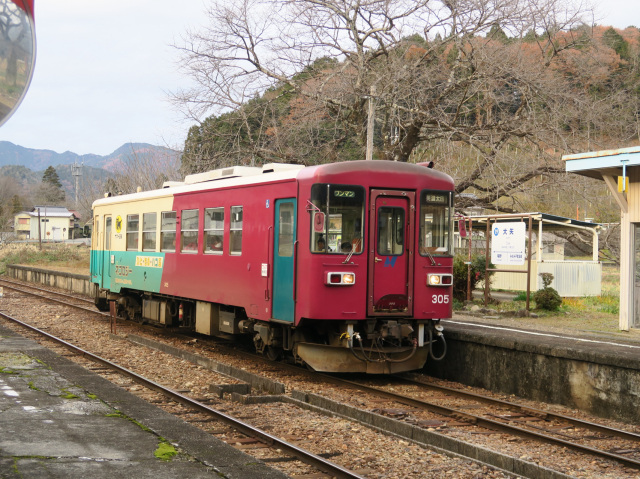 長良川鉄道_3_ヤマト運輸のラッピング