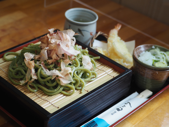 つるむらさきうどん(道の駅 むげ川)