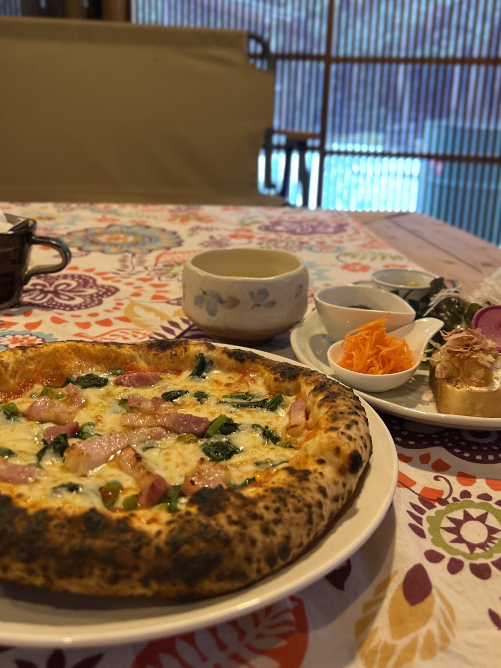 ピザセット1,500円(ピザ、スープ、サラダ、ドリンク付)