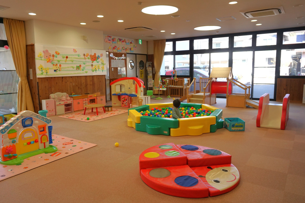 安桜こども館はおもちゃが充実！ベビーベッドもあり赤ちゃんが寝てしまっても大丈夫