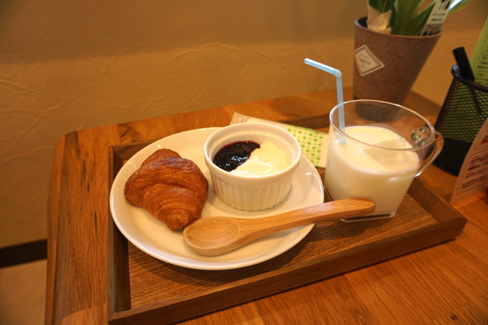 お子様モーニングセットは300円！