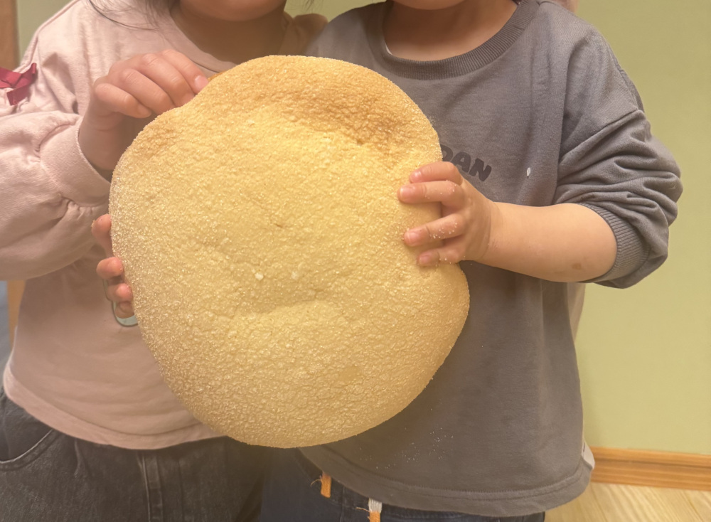 子どもたちに持たせると、サイズ感がわかりやすい