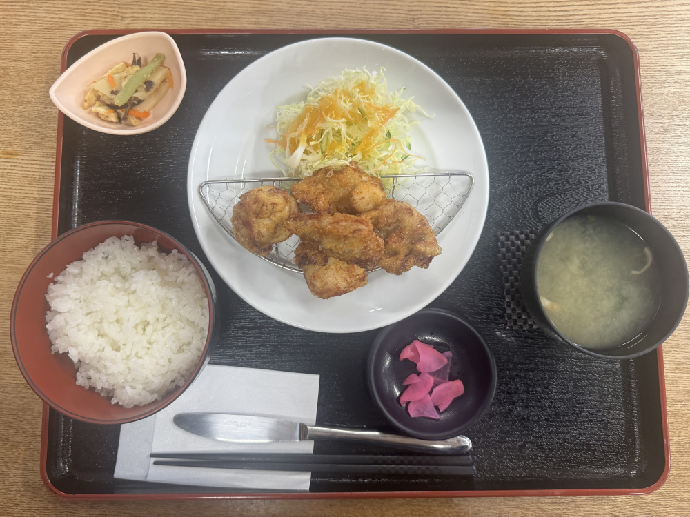 食事処ほほえみ「ゆず唐揚げ」(※写真はテイクアウトでなく定食です)
