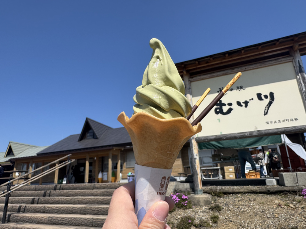 道の駅むげ川「つるむらさきソフトクリーム」