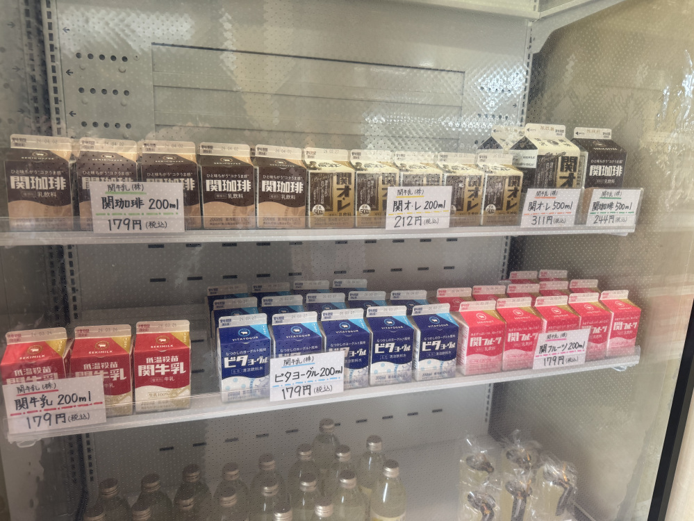 関牛乳は種類豊富(写真:せきてらす内)