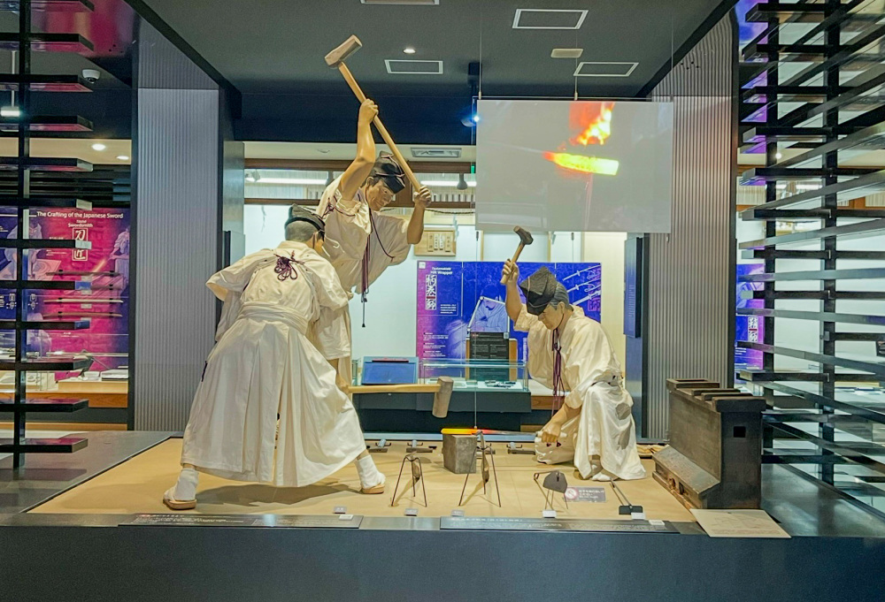 館内では刀がどのように作られているかがわかります！