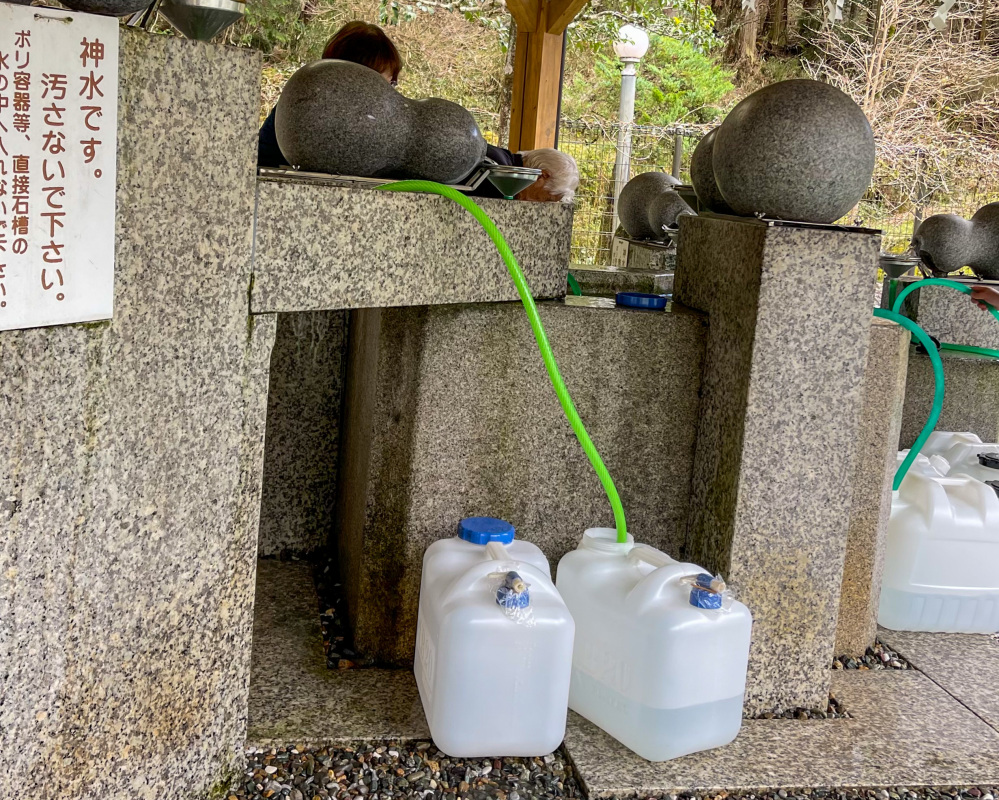 みなさんポリタンクをいくつも持参していました!