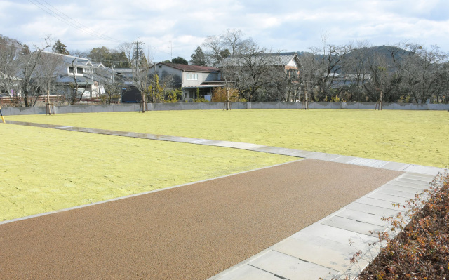 6．共生広場 みんなのはらっぱ