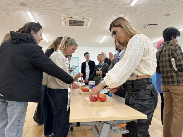 3月27日（金）海外団体客の「KISEKI:」工場見学ツアー受け入れサポート